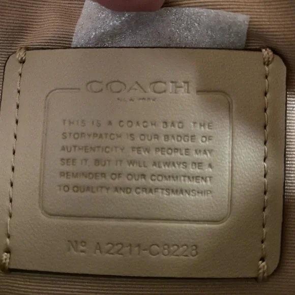 NWT๐Coach Saddle Bag In Colorblock With Horse And Carriage - Picture 8 of 10